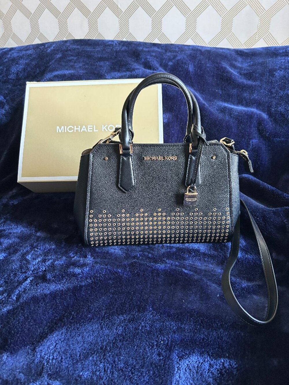 Like NEW Michael Kors Hayes Medium Studded Crossbody Bag (With Original Box!)